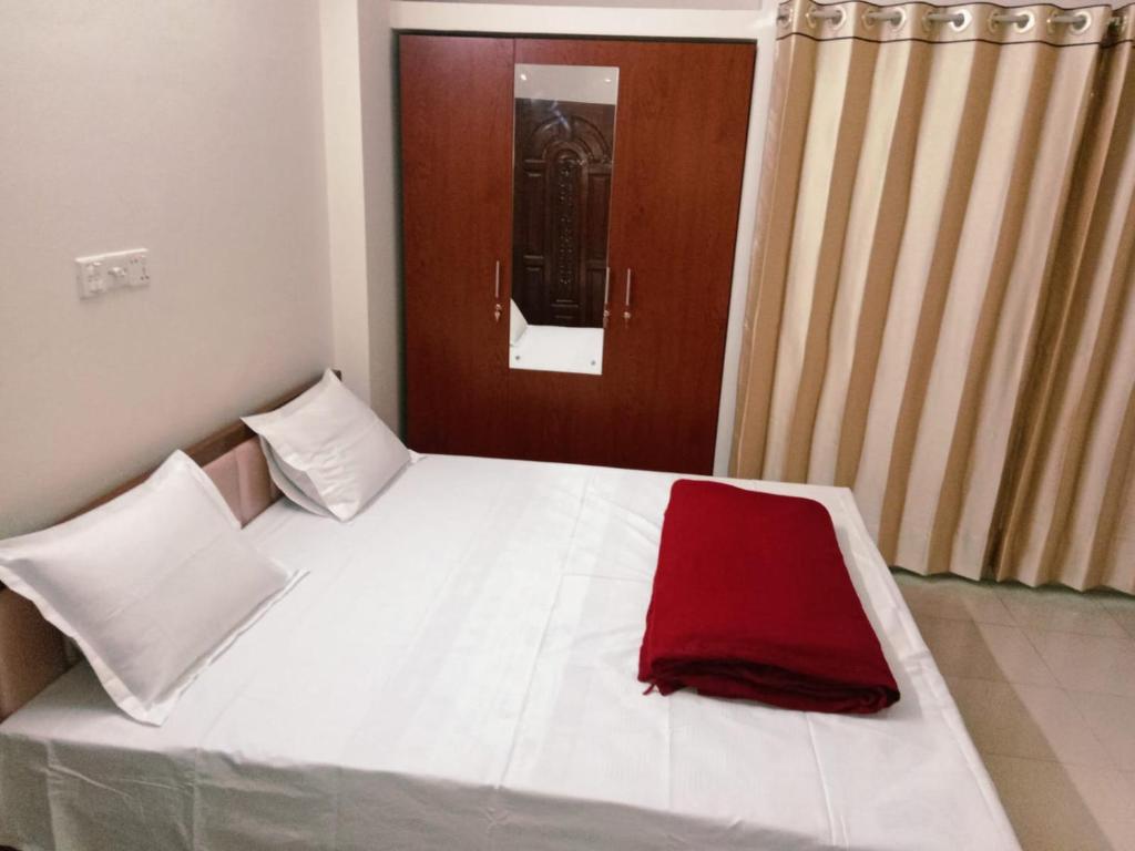Deluxe King Room — photo 2